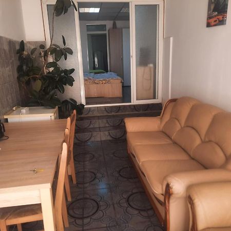 Garsoniera Del Dodo Lägenhet Alba Iulia Exteriör bild